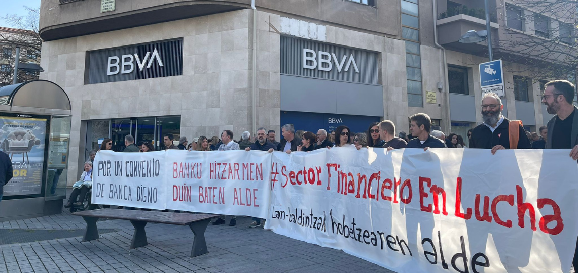 Concentración en Pamplona con motivo de la huelga convocada en Banca